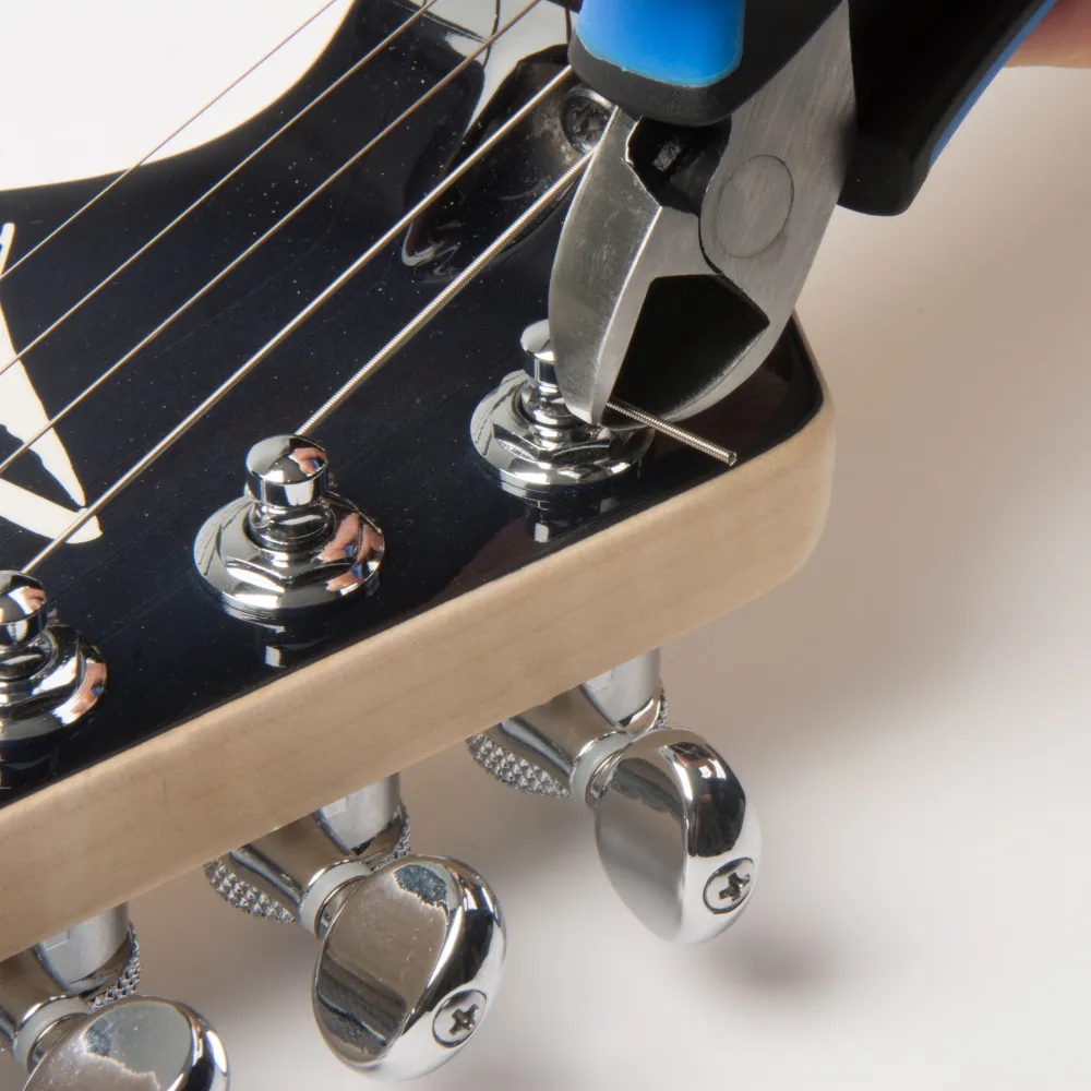 innovative blade design let's you cut up close on tuners