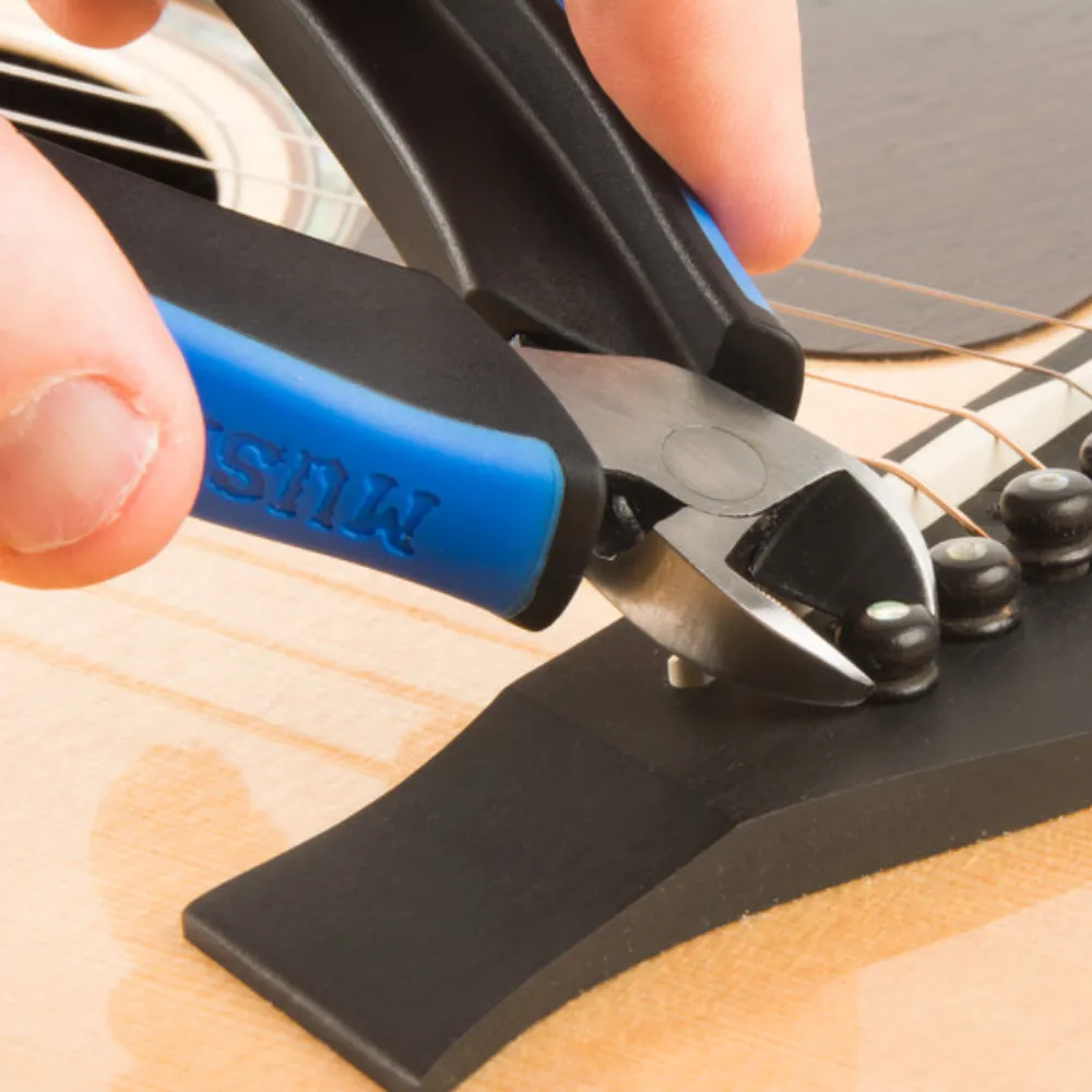 Peg Puller by using the blades to pull up