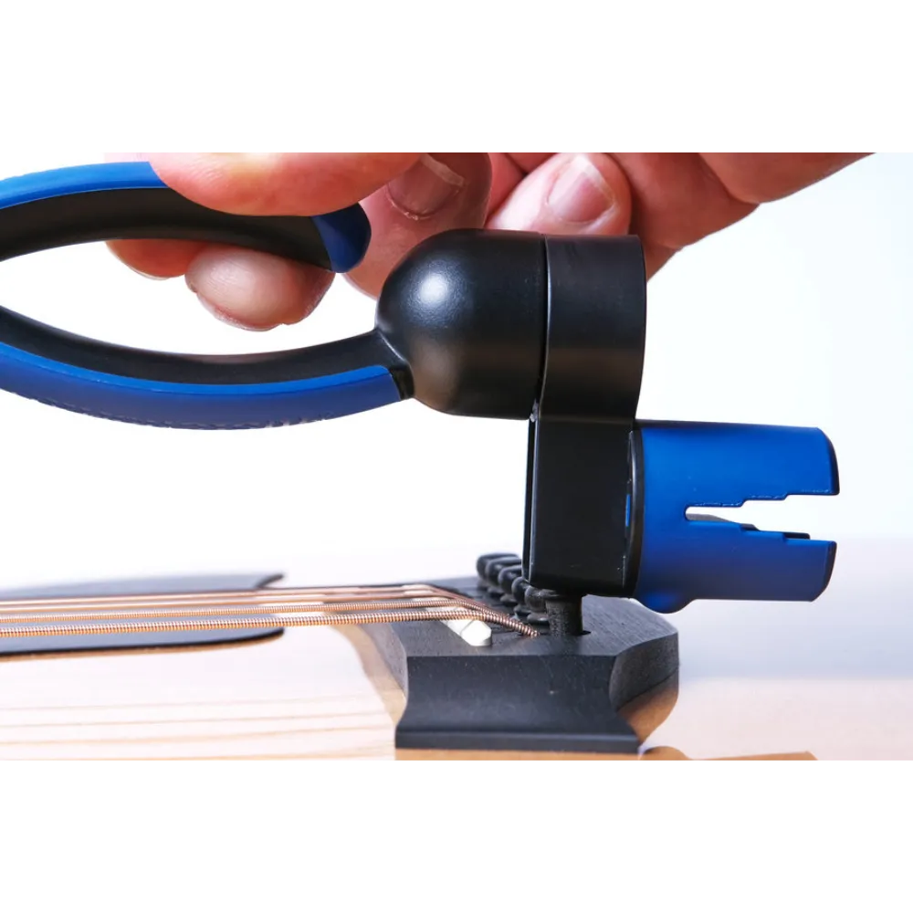 Innovative Bridge Pin Puller Designed for the Most Popular Acoustic Guitar Pins