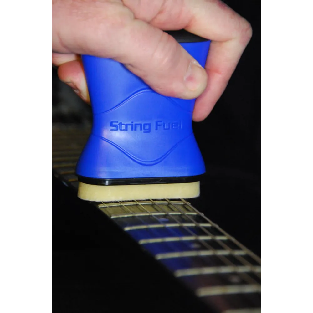 Easy to use string cleaner and lubricant covers all 6 strings in one swipe