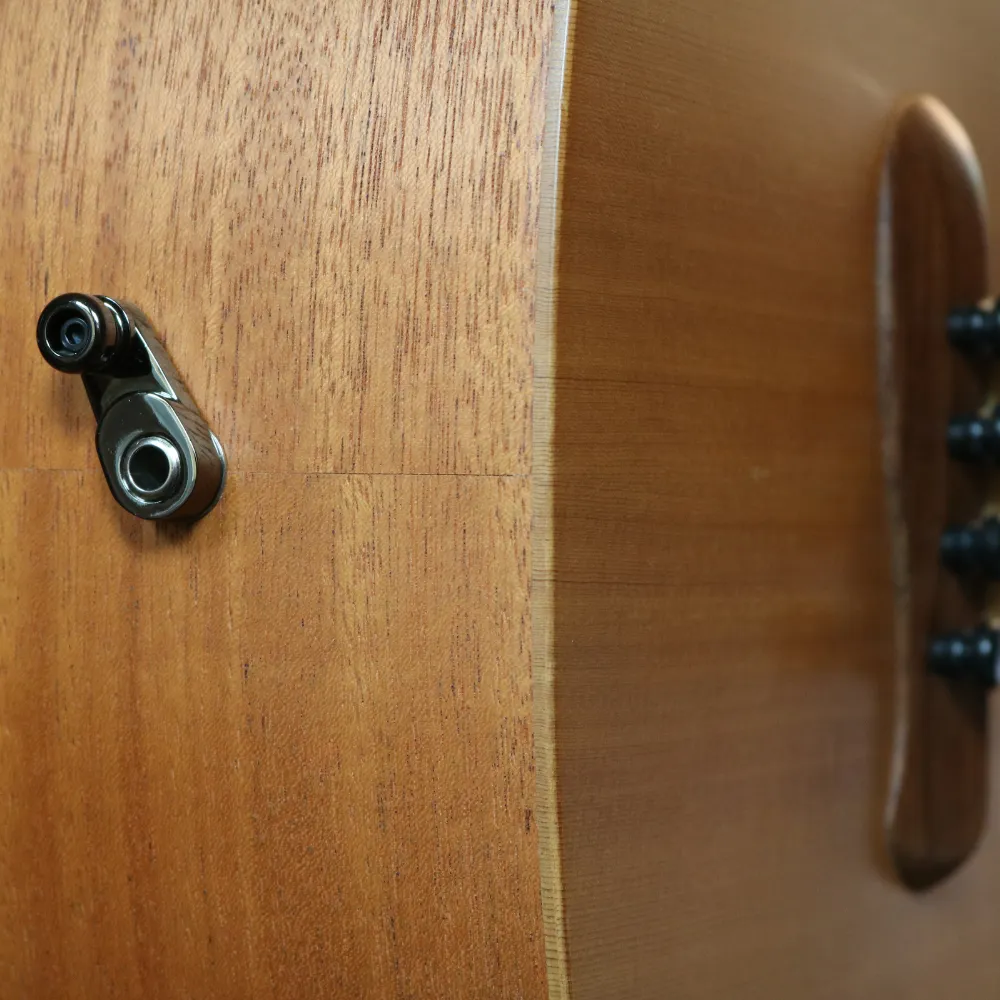 6 (1) point slightly backwards towards the player